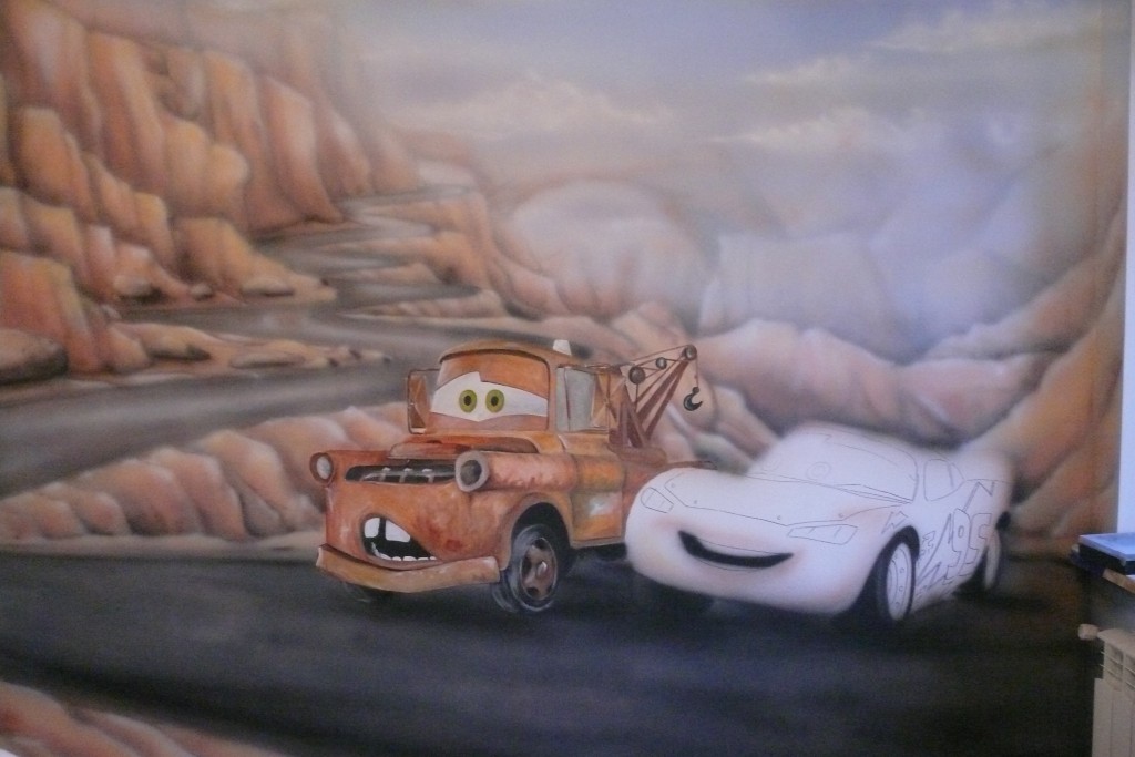 Pokój chłopca, malowanie samochodów na ścianie