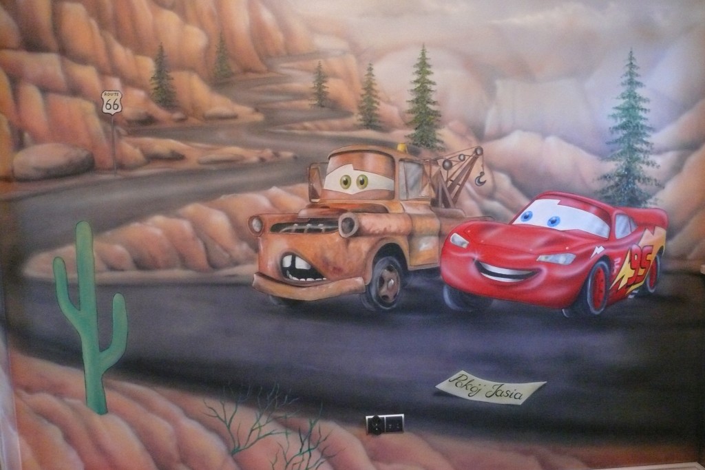 Malowidło ścienne z bajki Cars, malowanie samochodów na ścianie