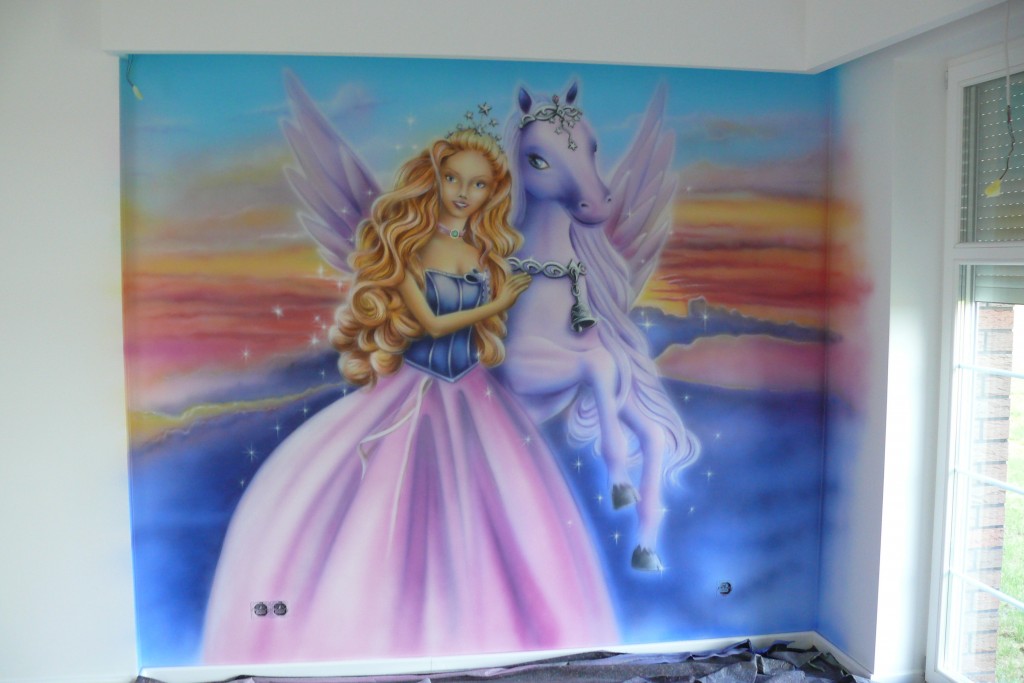 Malowanie pokoju dziewczynki, motyw z Barby