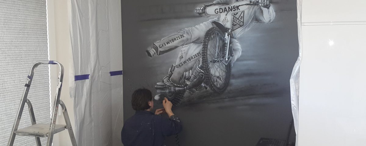 Malowanie użlowca, mural mono0chromayczny