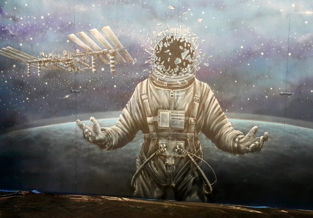 Pyrkon Festiwal Fantastyki 2018, malowanie astronauty, mural na pyrkonie