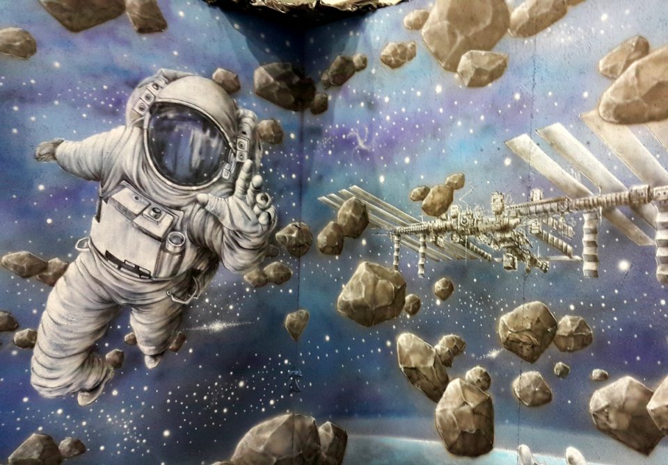 Pyrkon Festiwal Fantastyki 2018, malowanie astronauty, mural na pyrkonie