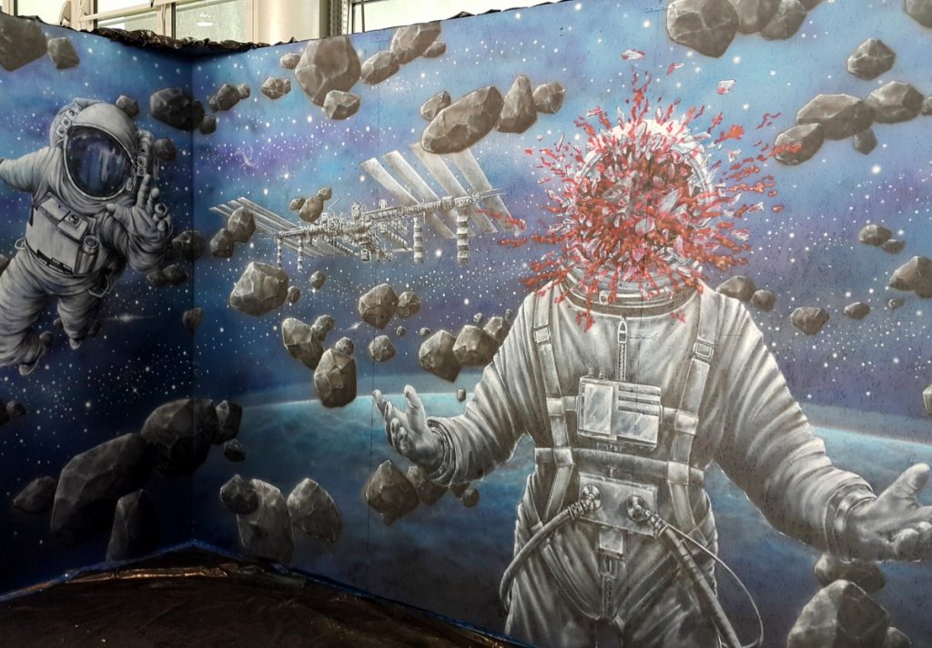 Pyrkon Festiwal Fantastyki 2018, malowanie astronauty, mural na pyrkonie