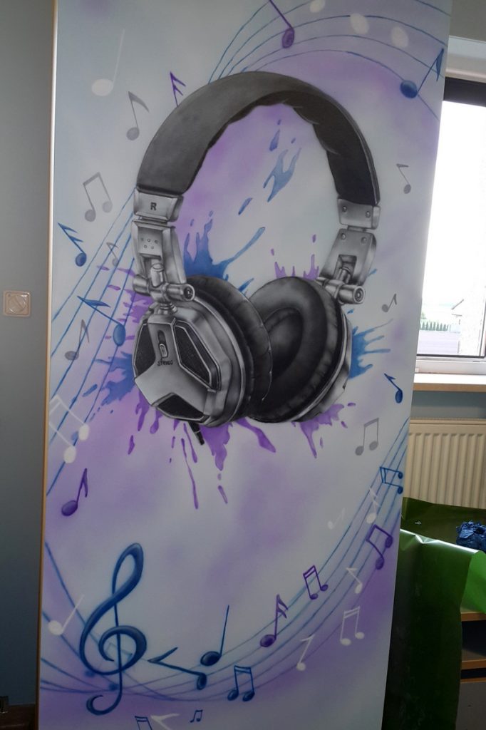 pokój młodzieżowy malowanie, mural w pokoju młodzieżowym