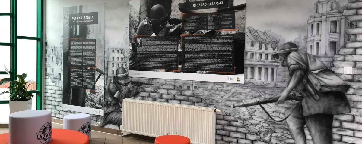 Mural - Powstanie Warszawskie, mural patriotyczny na uczelni Łazarskiego