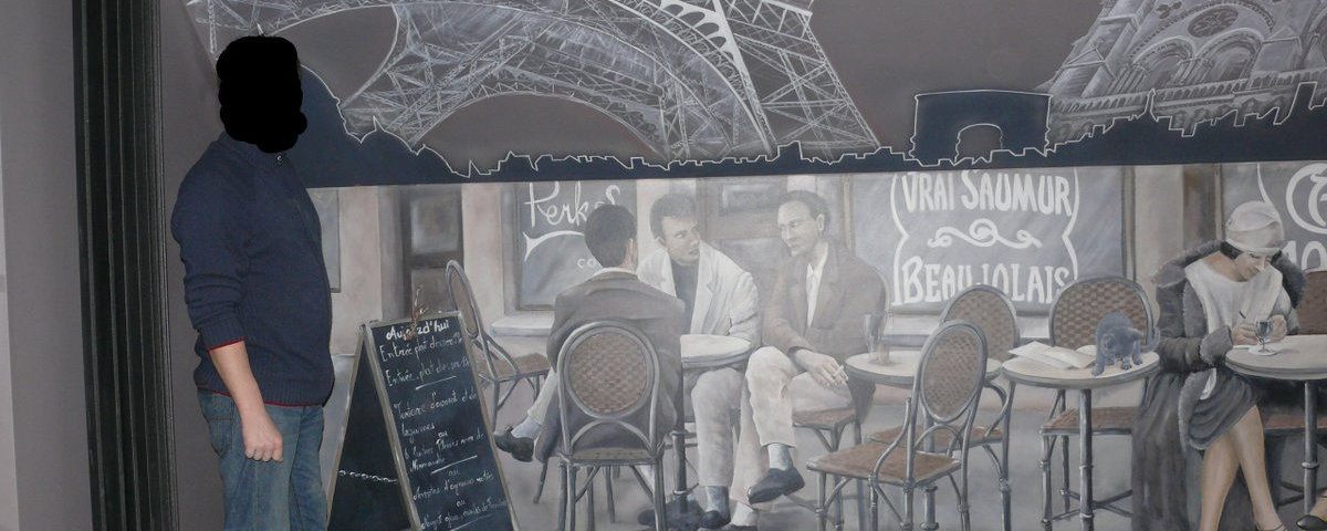 Mural w pokoju imprezowym, domowy bar na poddaszu w klimacie francuskim