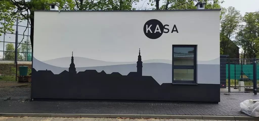 Mural graficzny, panorama miasta, Malowanie oznaczeń na elewacji, grafika ścienna