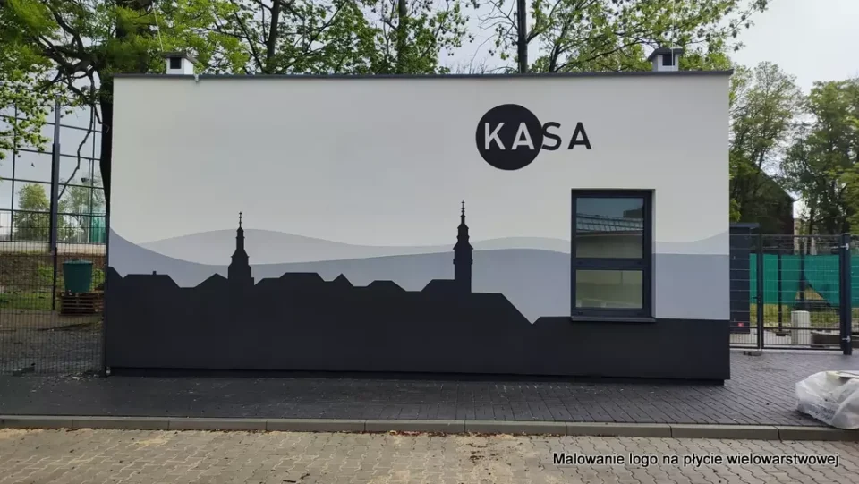 Mural graficzny, panorama miasta, Malowanie oznaczeń na elewacji, grafika ścienna