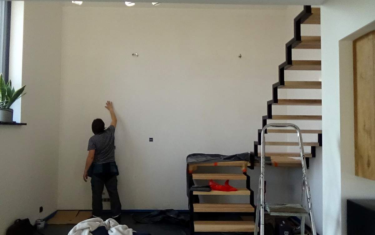 Mural, malowanie kosmosu w salonie