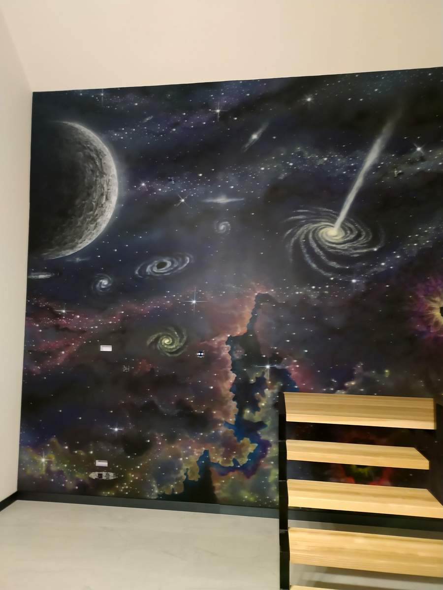 Malowanie kosmosu na ścianie, kosmiczny mural 3D, jak namalować kosmos?