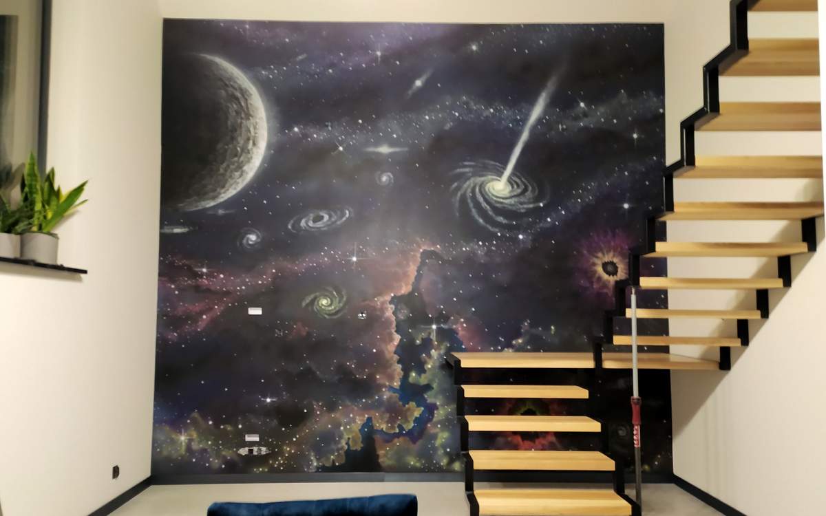Artystyczne malowanie ściany, Kosmiczny mural, malowanie gwiazd