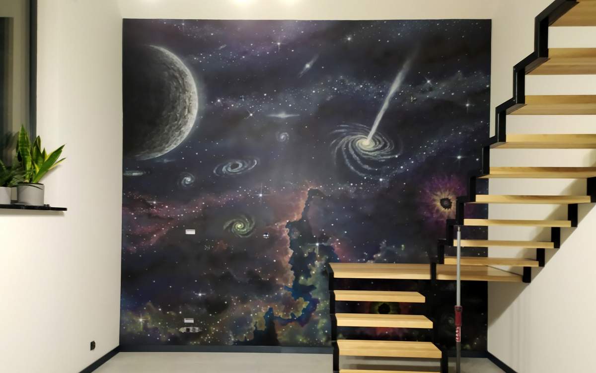 Artystyczne malowanie ściany, mural 3D, malowanie kosmosu na ścianie