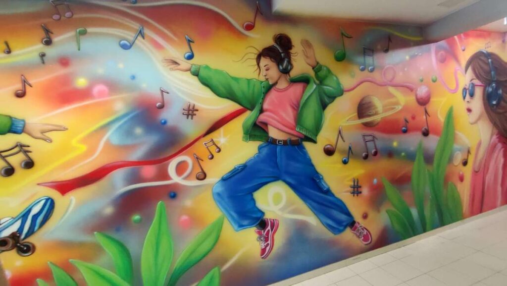 Malowanie murali młodzieżowych Warszawa, murale w szkołach