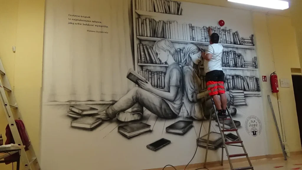 Mural w szkole, malowanie szkolnego korytarza, promocja czytelnictwa